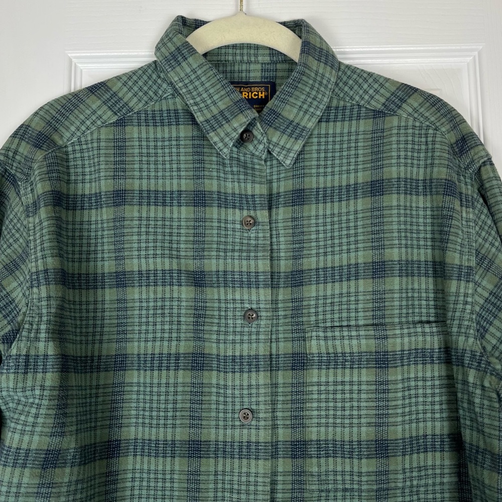 Vintage Woolrich Women’s Olive Green Plaid Flannel Button Up Shirt - Picture 2 of 6